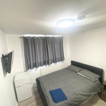 Harmondsworth The Heathrow Lodge London Uk מראה חיצוני תמונה