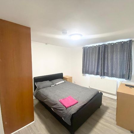 Harmondsworth The Heathrow Lodge London Uk מראה חיצוני תמונה