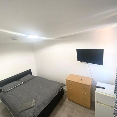 Harmondsworth The Heathrow Lodge London Uk מראה חיצוני תמונה