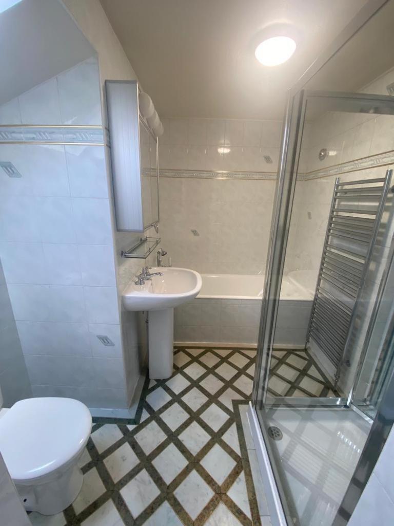 Harmondsworth The Heathrow Lodge London Uk מראה חיצוני תמונה