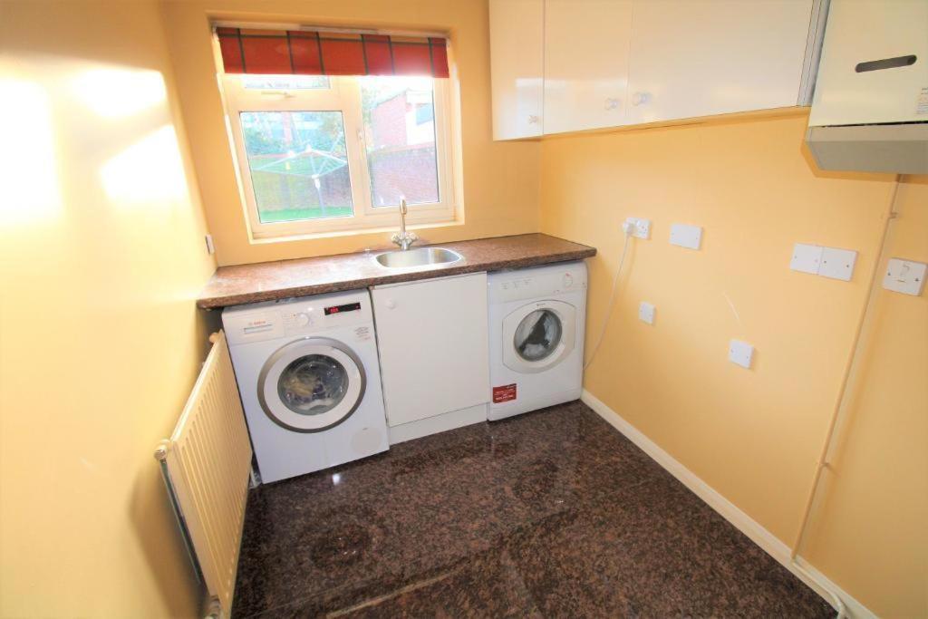 Harmondsworth The Heathrow Lodge London Uk מראה חיצוני תמונה