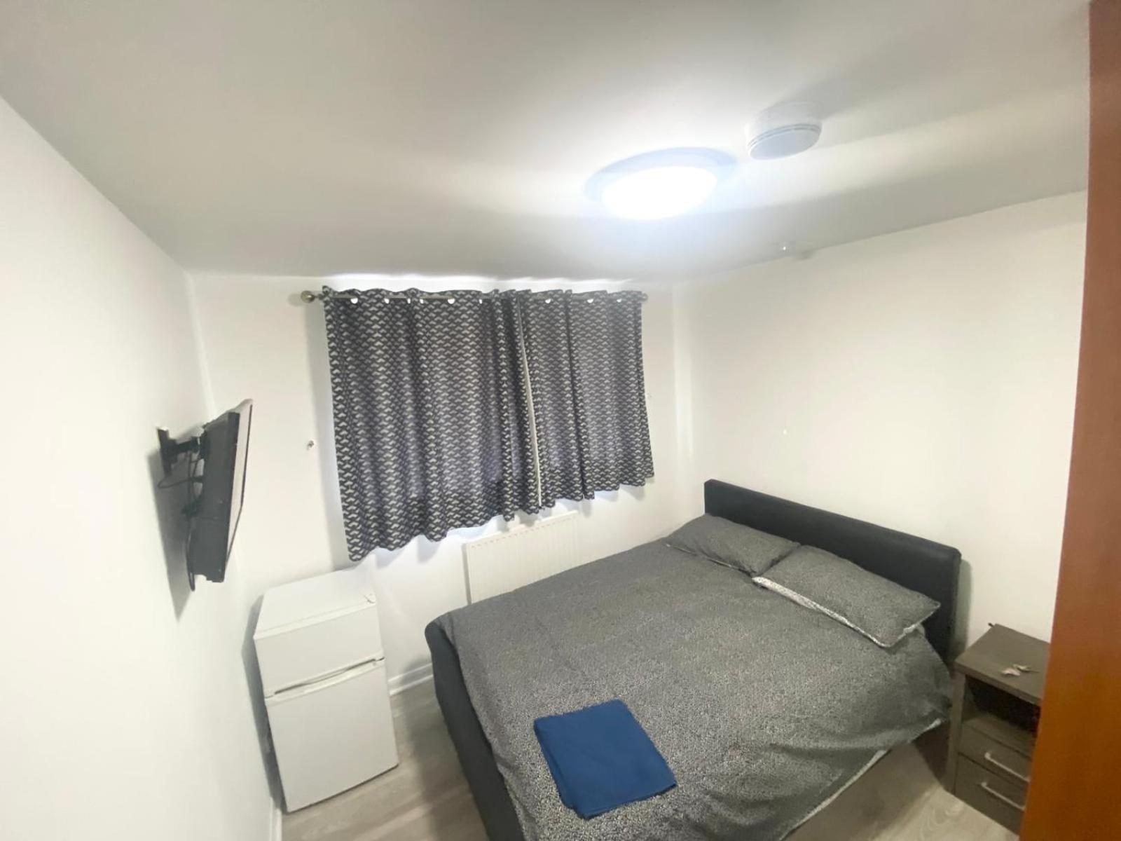 Harmondsworth The Heathrow Lodge London Uk מראה חיצוני תמונה