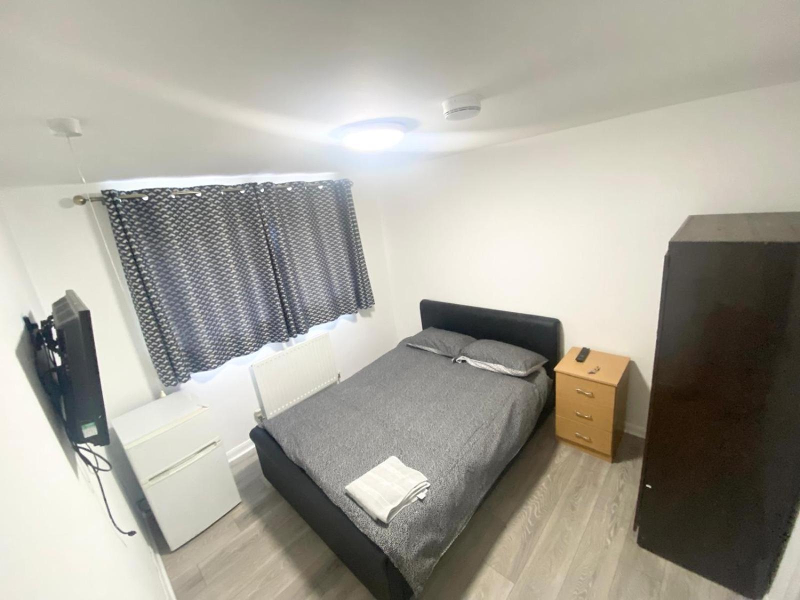 Harmondsworth The Heathrow Lodge London Uk מראה חיצוני תמונה